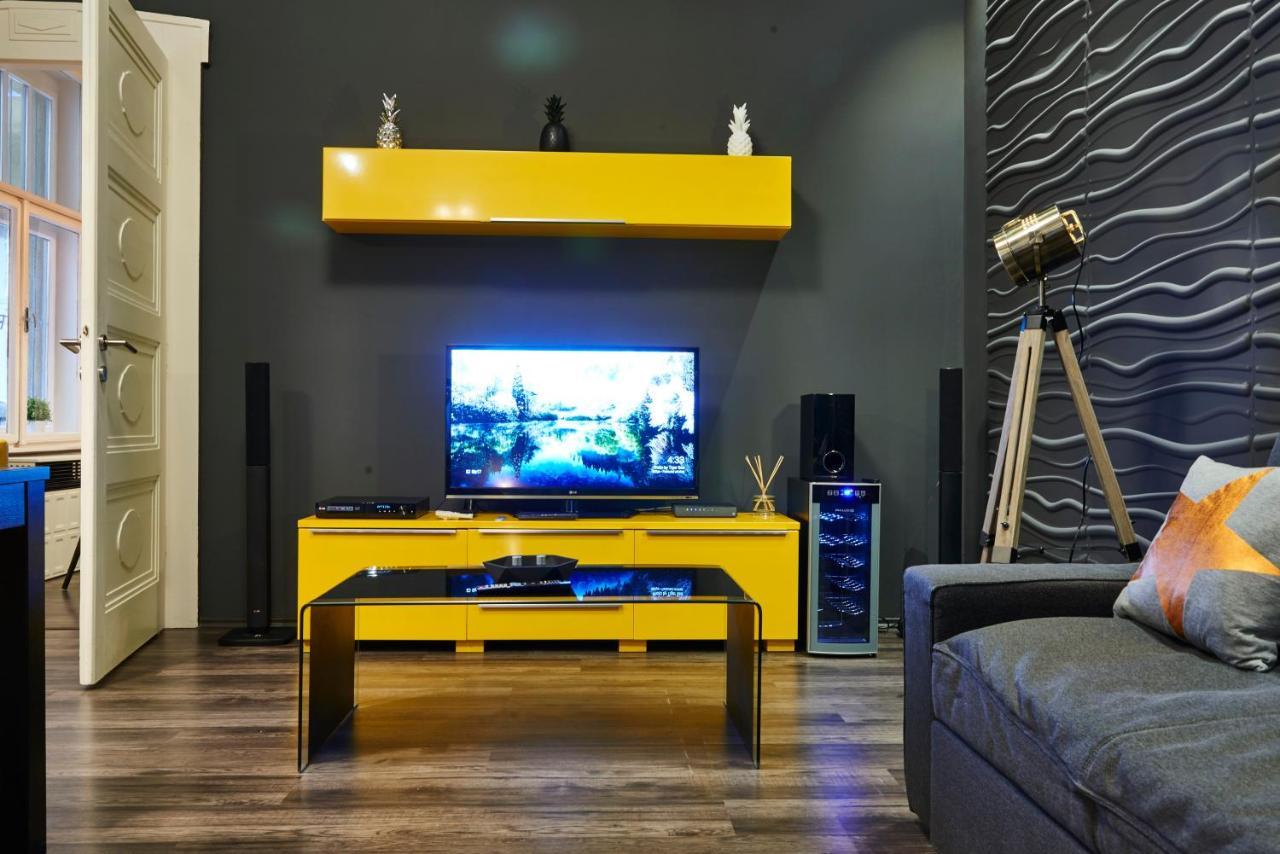 Central Location Yellow-Black Apartment Budapest Exterior foto